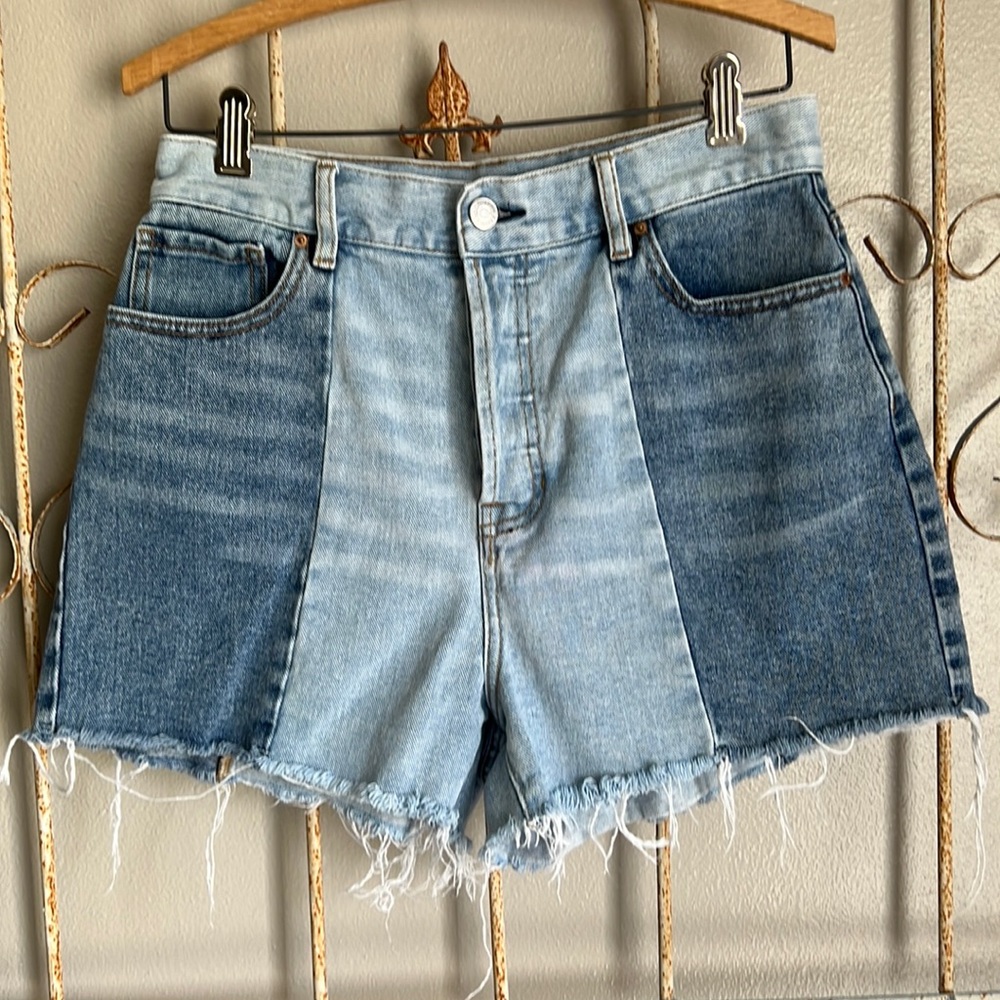 PACSUN. WOMENS JEAN SHORTS. HI RISE. SIZE 28